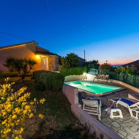 פורץ Villa Istria מראה חיצוני תמונה
