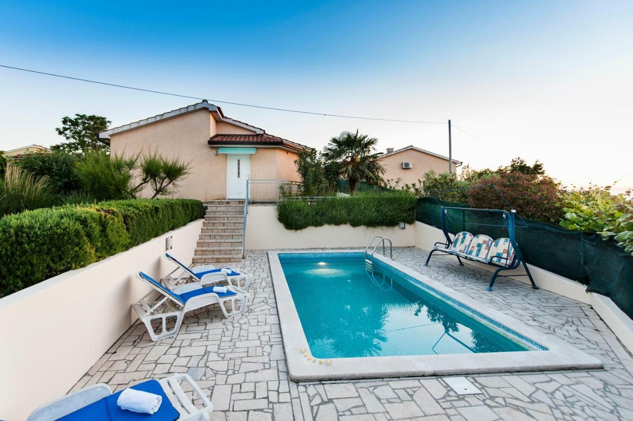 פורץ Villa Istria מראה חיצוני תמונה
