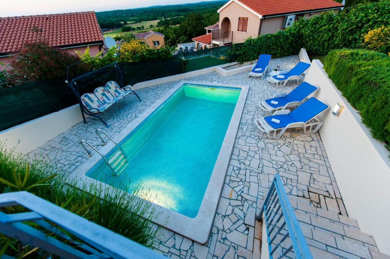 פורץ Villa Istria מראה חיצוני תמונה