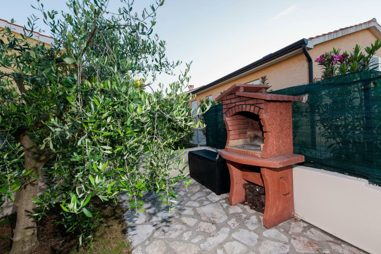 פורץ Villa Istria מראה חיצוני תמונה