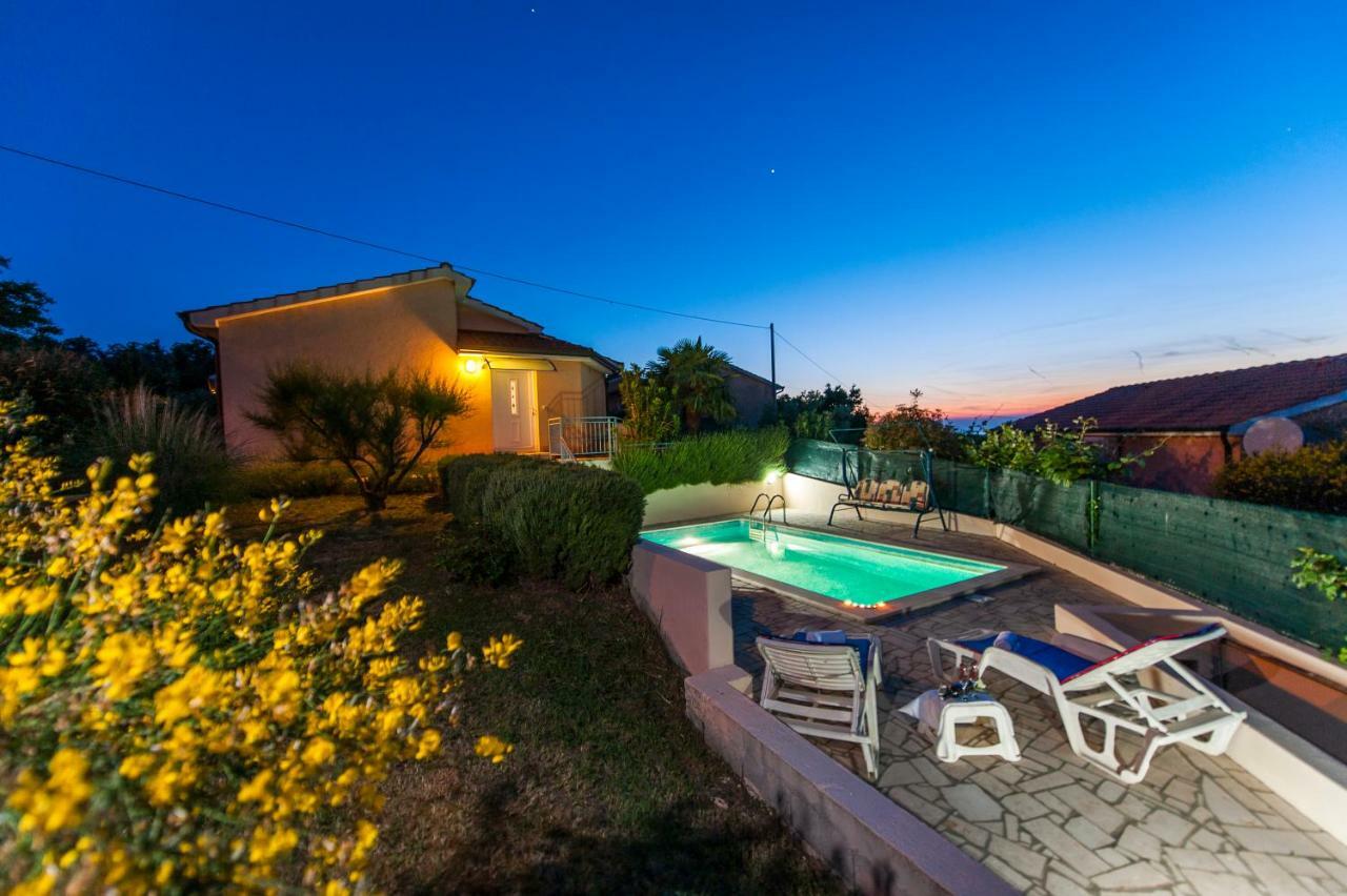 פורץ Villa Istria מראה חיצוני תמונה